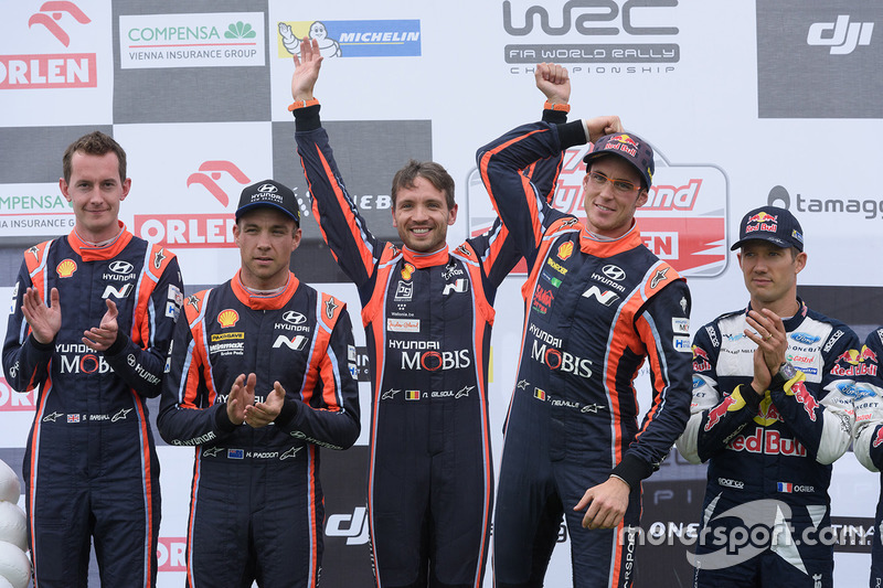 Podium: ganadores, Thierry Neuville, Nicolas Gilsoul, Hyundai Motorsport, segundos, Hayden Paddon, S