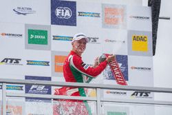 Podium: Racewinnaar Maximilian Günther, Prema Powerteam Dallara F317 - Mercedes-Benz