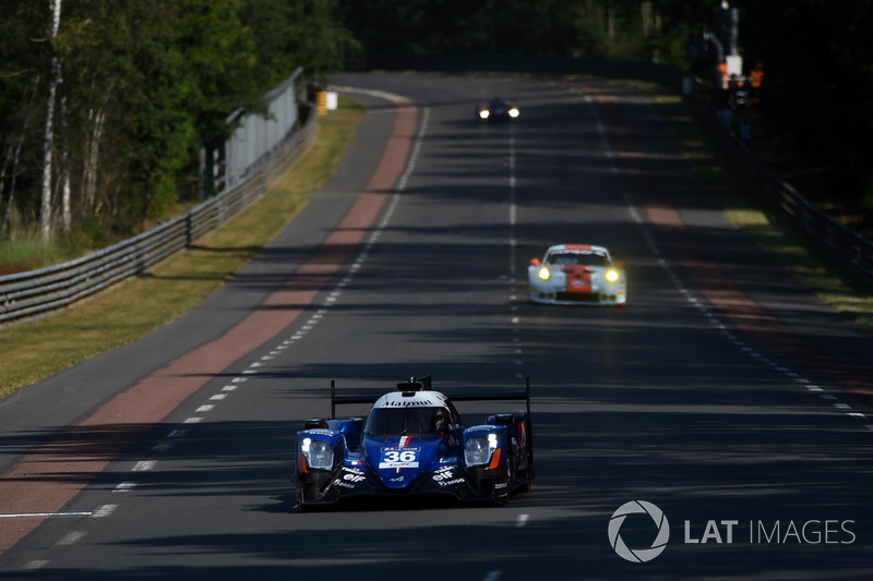 #36 Signatech Alpine A470 Gibson: Gustavo Menezes, Romain Dumas, Matt Rao