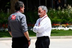 Guenther Steiner con Chase Carey