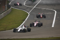 Фелипе Масса, Williams FW40, Серхио Перес, Force India VJM10, Кевин Магнуссен, Haas F1 VF-17 Эстебан