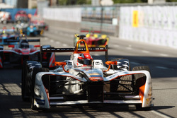 Loic Duval, Dragon Racing, devant Nick Heidfeld, Mahindra Racing
