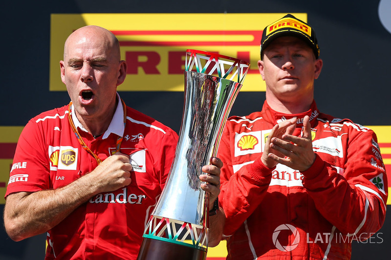 Podium: second place Kimi Raikkonen, Jock Clear, Ferrari Chief Engineer