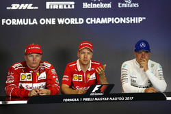 Conférence de presse : le vainqueur Sebastian Vettel, Ferrari, le deuxième, Kimi Raikkonen, Ferrari, le troisième, Valtteri Bottas, Mercedes AMG F1