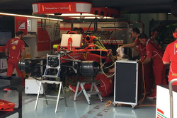 Engine change on the car of Sebastian Vettel, Ferrari SF70H