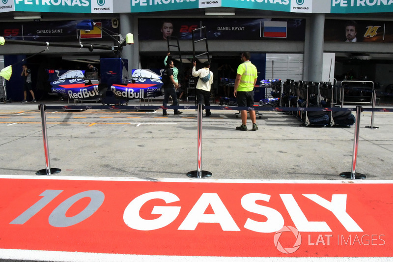 The garage of Pierre Gasly, Scuderia Toro Rosso