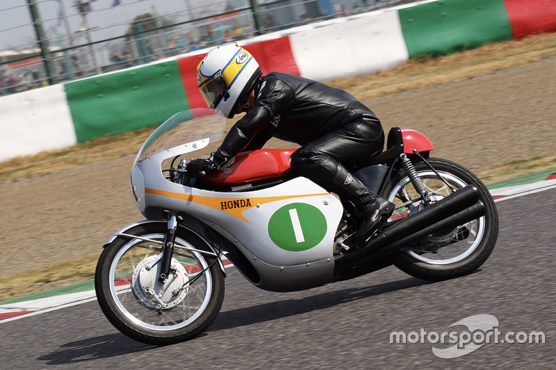 Казуеши Хошино, Honda RC 164