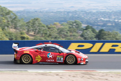 #88 Maranello Motorsport, Ferrari 488 GT3: Toni Vilander, Craig Lowndes, Jamie Wincup
