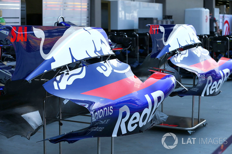 Scuderia Toro Rosso STR12: Karosserie