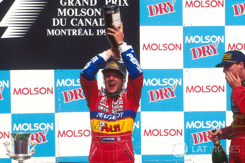 Podium : le second Rubens Barrichello, Jordan, le troisième Eddie Irvine, Jordan
