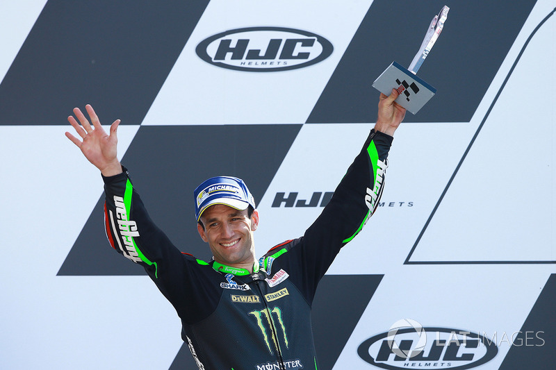 Quem roubou a cena foi Johann Zarco. O francês conquistou seu primeiro pódio na MotoGP após liderar as primeiras voltas. No fim, ele foi beneficiado pelo acidente de Rossi e foi o segundo.