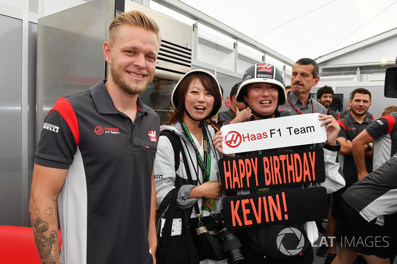 Perayaan ulang tahun Kevin Magnussen, Haas F1 Team