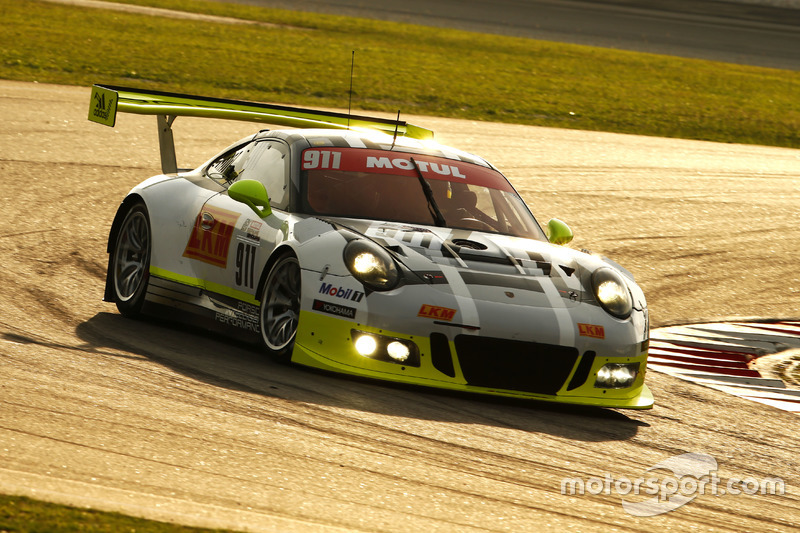 #911 Manthey Racing Porsche 911 GT3R: Earl Bamber, Nick Tandy, Patrick Pilet