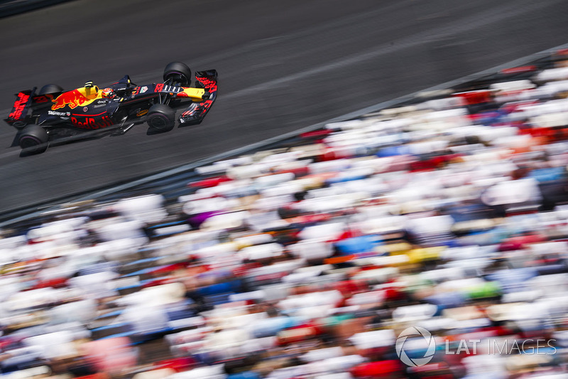 Em Mônaco, rumava ao quarto lugar, à frente de Ricciardo, mas foi pego no contrapé com a estratégia do companheiro. Terminou em quinto, duas posições atrás do australiano.