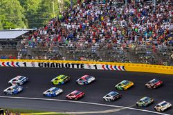 Ricky Stenhouse Jr., Roush Fenway Racing Ford nd Jimmie Johnson, Hendrick Motorsports Chevrolet