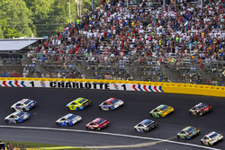 Ricky Stenhouse Jr., Roush Fenway Racing Ford nd Jimmie Johnson, Hendrick Motorsports Chevrolet