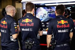 Red Bull Racing garage atmosphere