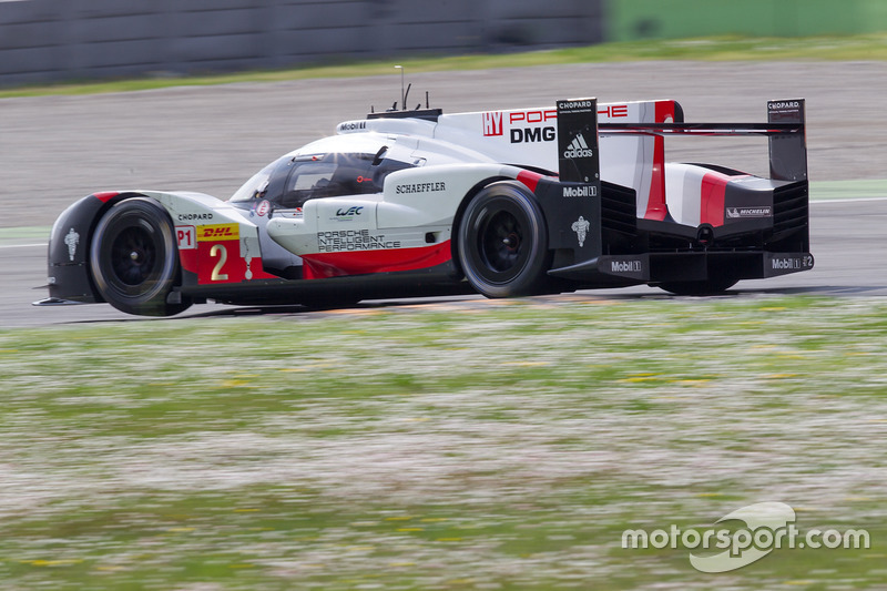 #2 Porsche Team Porsche 919 Hybrid: Timo Bernhard, Earl Bamber, Brendon Hartley