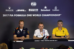 Paul Monaghan, Red Bull Racing RB13 Chief Engineer, Paddy Lowe, Williams Shareholder and Technical Director and Nick Chester, Renault Sport F1 Team RS17 Technical Director