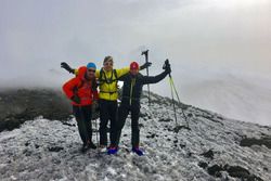 Ivan Jacoma sugli sci in montagna