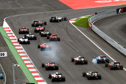 Lewis Hamilton, Mercedes AMG F1 W07 Hybrid mène au départ
