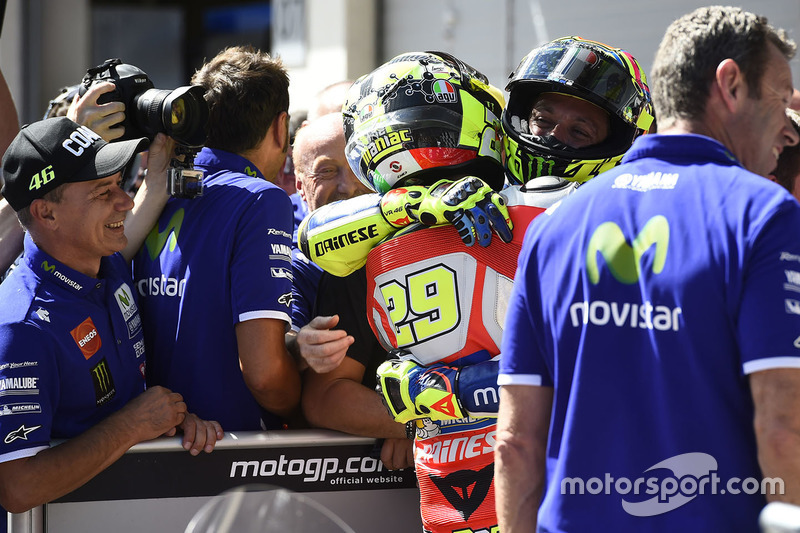 Il poleman Andrea Iannone, Ducati Team e Valentino Rossi, Yamaha Factory Racing