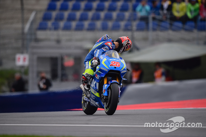 Viñales prend les devants