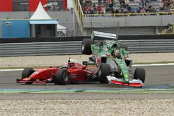 Klaas Zwart en Karl-Heinz Becker crash
