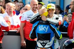 Le vainqueur Francesco Bagnaia, Aspar Team Mahindra et le troisième, Andrea Migno, Sky Racing Team VR46