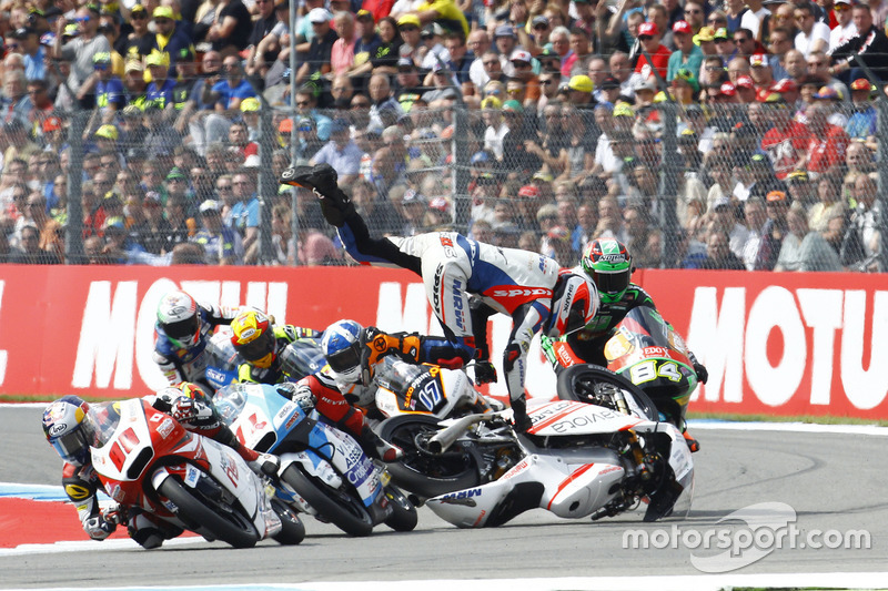Choque de Albert Arenas, Aspar Team Mahindra