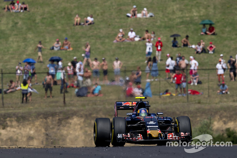 Carlos Sainz Jr., Scuderia Toro Rosso STR11