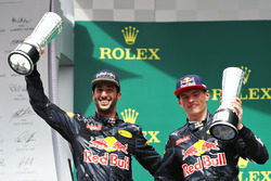 Подиум: второе место - Даниэль Риккардо, Red Bull Racing, третье место - Макс Ферстаппен, Red Bull R