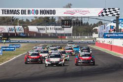 Inicio: Norbert Michelisz, Honda Racing Team JAS, Honda Civic WTCC líder