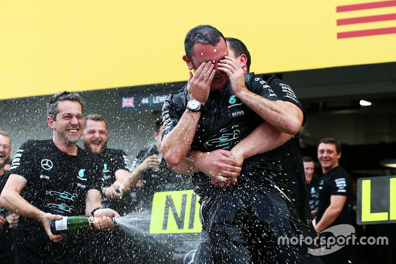 Mercedes celebra el campeonato de constructores de F1 2016