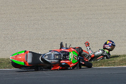 Chute de Stefan Bradl, Aprilia Gresini Racing Team