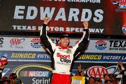 Race winner Carl Edwards, Joe Gibbs Racing Toyota