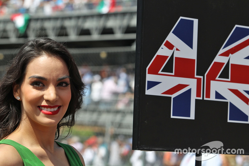 Chica de la parrilla de Lewis Hamilton, Mercedes AMG F1