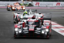 #8 Audi Sport Team Joest Audi R18 e-tron quattro: Lucas di Grassi, Loic Duval, Oliver Jarvis