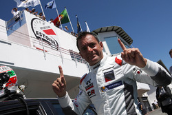 Le vainqueur Gianni Morbidelli, West Coast Racing, Honda Civic TCR