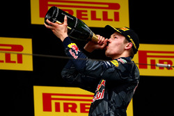 Podium: derde plaats Daniil Kvyat, Red Bull Racing