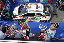 Podium: Winner Tiago Monteiro, Honda Racing Team JAS, Honda Civic WTCC; second place Mehdi Bennani, Sébastien Loeb Racing, Citroën C-Elysée WTCC; third place Rob Huff, Honda Racing Team JAS, Honda Civic WTCC