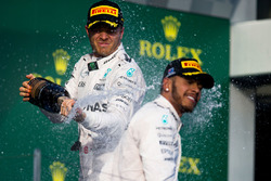 Podium: Sieger Nico Rosberg, Mercedes AMG F1 Team; 2. Lewis Hamilton, Mercedes AMG F1 Team, feiern m