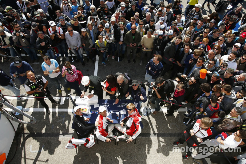 #1 Porsche Team Porsche 919 Hybrid: Timo Bernhard, Mark Webber, Brendon Hartley