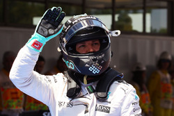 Ніко Росберг, Mercedes AMG F1 святкує другу позицію в кваліфікації. 14.05.2016. Formula 1 World Cha