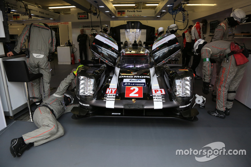#2 Porsche Team Porsche 919 Hybrid: Romain Dumas, Neel Jani, Marc Lieb