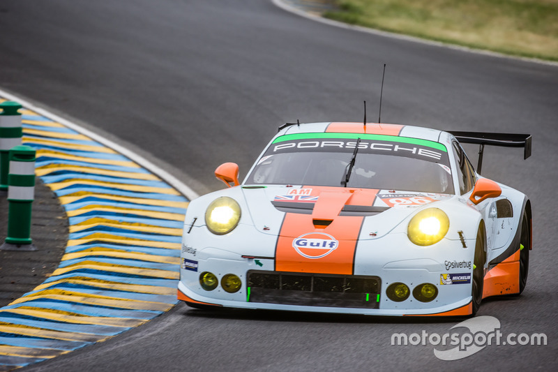 51: #86 Gulf Racing Porsche 911 RSR: Michael Wainwright, Adam Carroll, Ben Barker