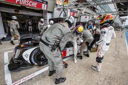 #1 Porsche Team Porsche 919 Hybrid: Timo Bernhard, Mark Webber, Brendon Hartley