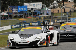 #59 McLaren Melbourne McLaren 650S GT3: Jonathon Webb, Grant Denyer