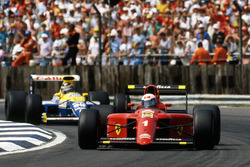 Alain Prost, Ferrari devant Thierry Boutsen, Williams