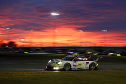 Ник Тэнди, Патрик Пиле и Кевин Эстре, #911 Porsche Team North America Porsche 911 RSR